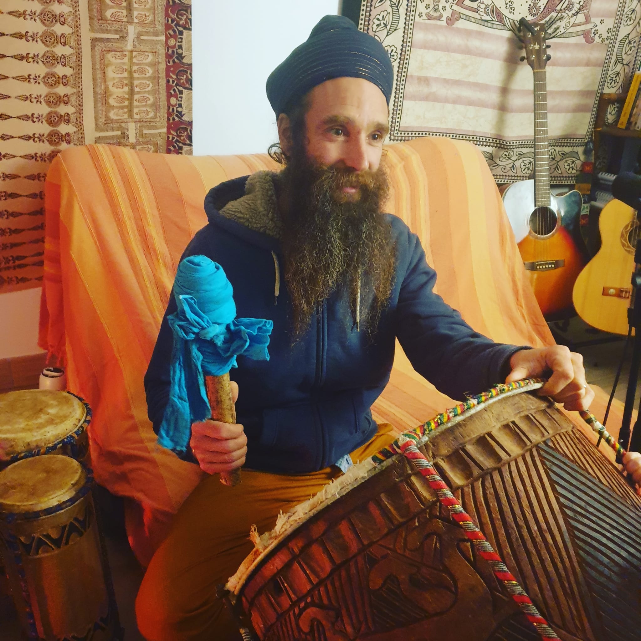 Sat Pavan enregistre le mantra Gobinde au studio GBS en 2023